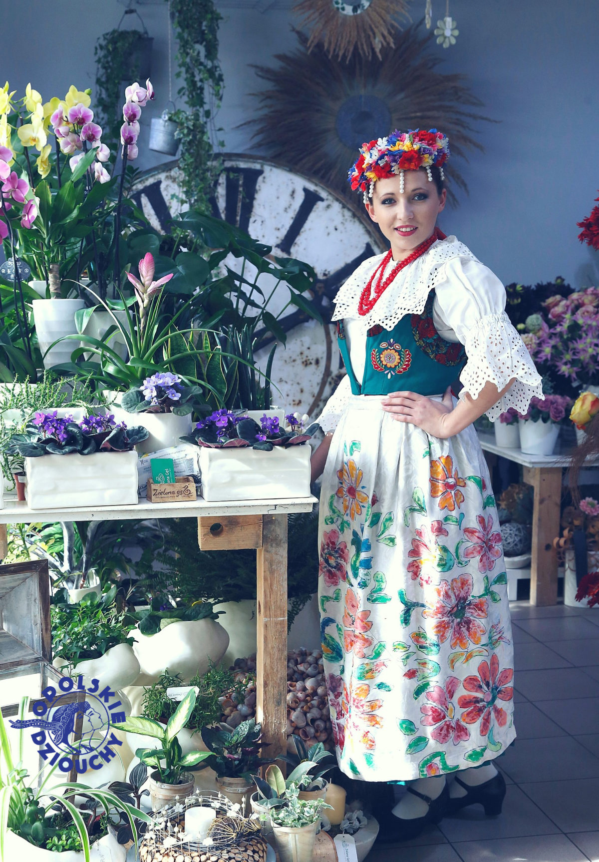 śląsk strój ludowy folk opolski strój ludowy opole opolskie ludowo folklor opolska dziewczyna dzioucha zespół pieśni i tańca kwiaciarnia zielona gęś kwiaty